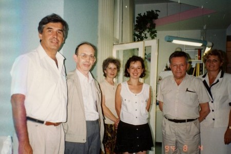 04 kwietnia 1994 roku ksiądz Alois Jośke w obecności zaproszonych gości uroczyście poświęcił nową siedzibę Gabinetów Lekarskich przy ul. Zwycięstwa 18